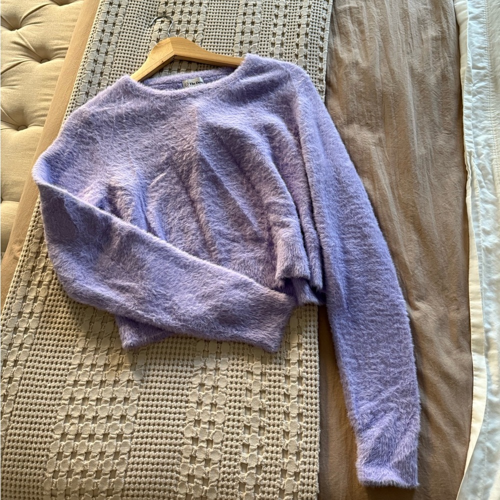 NEW The Drop Purple Fuzzy Sweater Size L‎